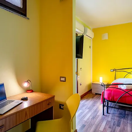Holos Guest house *