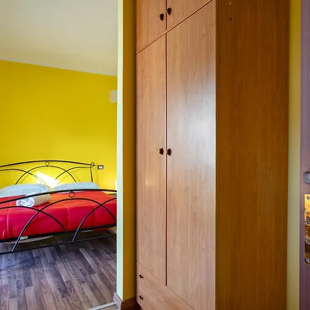 Holos Guest house
