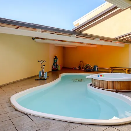 Holos Guest house