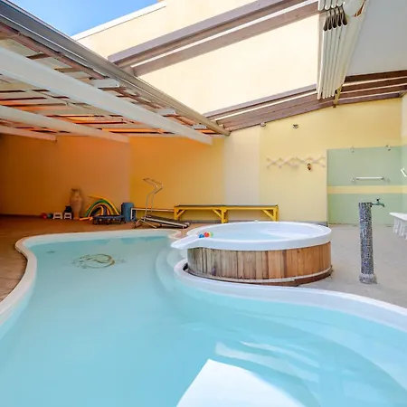 Guest house Holos *